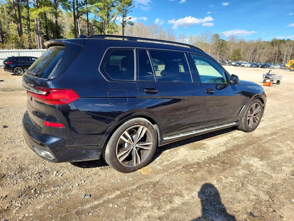 2021 BMW X7 VIN 5UXCW2C02M9E68124 COPART salvage auction — MINOR DENT/SCRATCHES, Nc - Salvage Certificate Of Title, sold $29,500 on 2026-07-10 (photo 3)