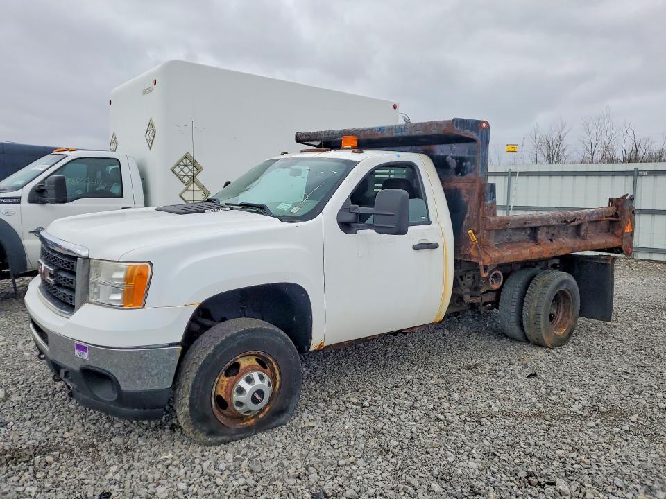 2013 Gmc SIERRA VIN 1GD322CG0DF113649 COPART salvage auction — NORMAL WEAR, Ny - Certificate Of Title, sold $3,450 on 2026-07-30 (photo 1)