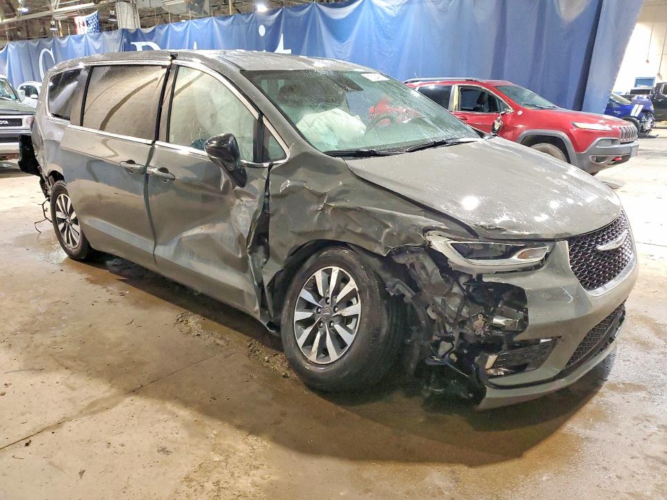 2025 Chrysler Pacifica VIN 2C4RC1S72SR565499 COPART salvage auction — FRONT END, FL - CERTIFICATE OF DESTRUCTION, sold $8,600 on 2026-07-27 (photo 4)