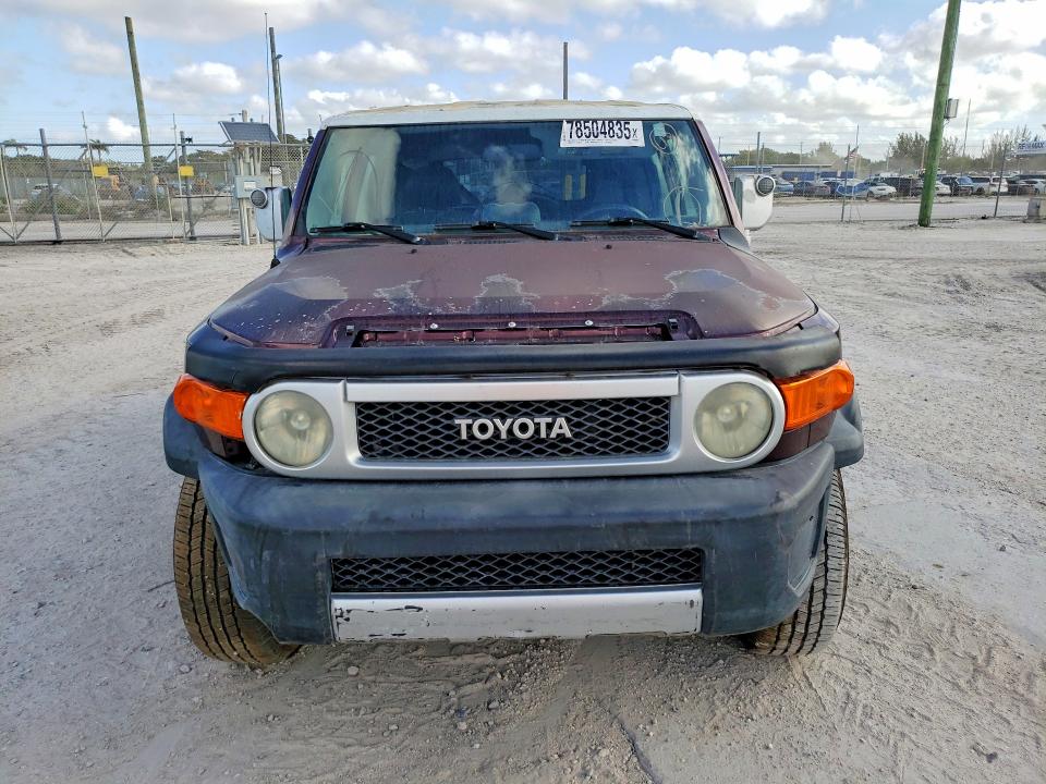 2007 Toyota Fj cruiser VIN JTEBU11FX70098708 COPART salvage auction — REAR END, FL - CERT OF TITLE SLVG REBUILDABLE, sold $3,300 on 2026-07-14 (photo 5)