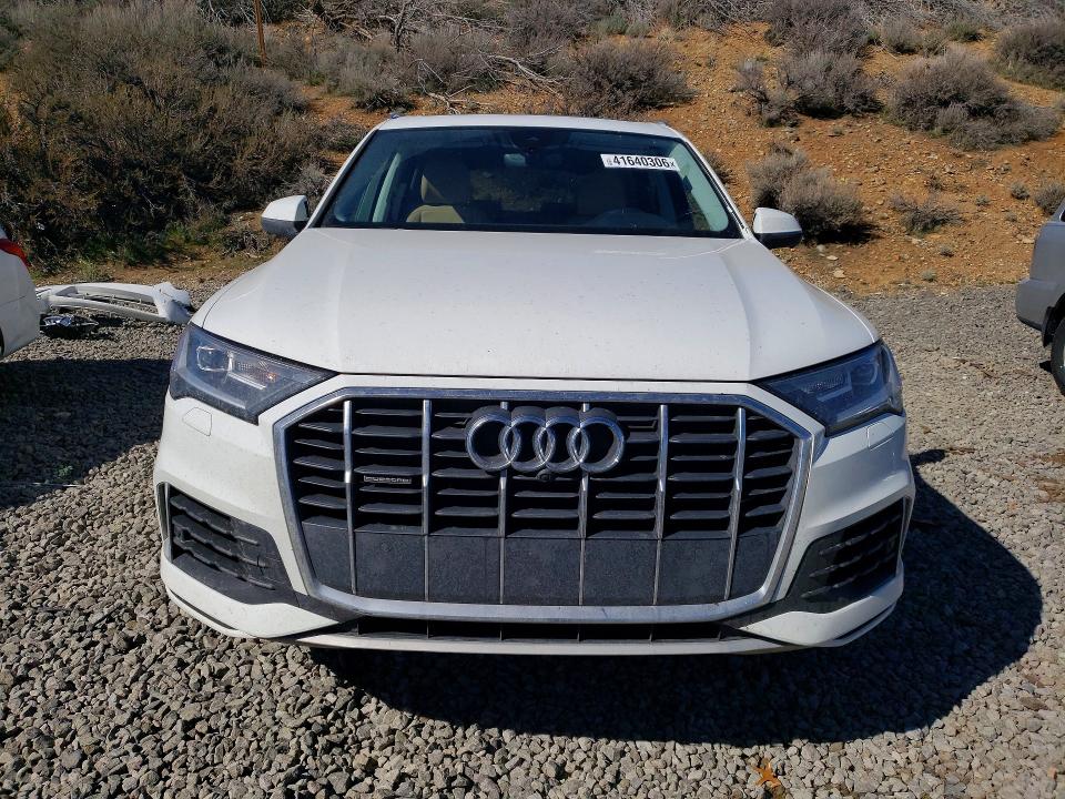 2020 Audi Q7 VIN WA1LXAF71LD003077 COPART salvage auction — MINOR DENT/SCRATCHES, CA - CERTIFICATE OF TITLE, sold $10,100 on 2026-07-30 (photo 5)