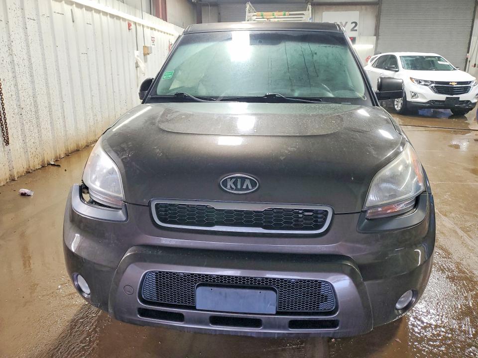 2011 Kia Soul VIN KNDJT2A20B7255006 COPART salvage auction — SIDE, Il - Junking Cert Of A Vehicle, sold $425 on 2026-07-16 (photo 5)