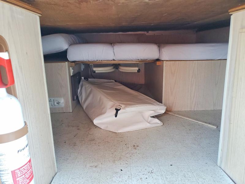 2003 Foresriver Flagstaff camping trailer VIN 4X4CFS4193D145734 COPART salvage auction — ROOF, QC - GRAVEMENT ACCIDENTE, sold $150 on 2026-07-21 (photo 5)