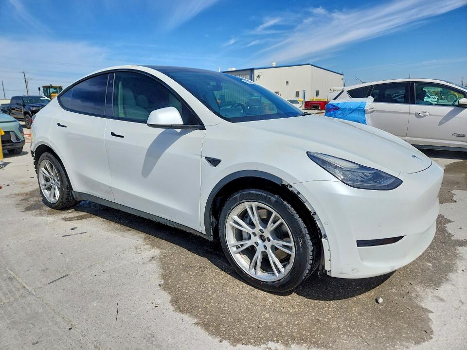 2021 Tesla Model Y VIN 5YJYGDEE1MF306898 COPART salvage auction — Rear End, TX - CERTIFICATE OF TITLE, sold $10,000 on 2026-05-19 (photo 4)