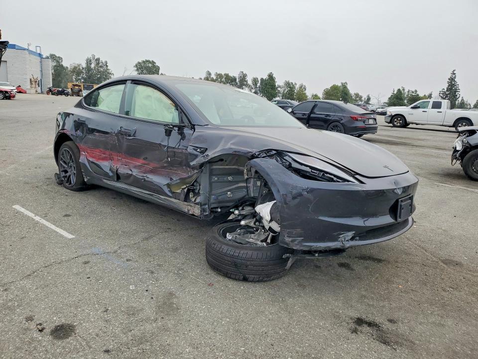 2026 Tesla Model 3 VIN 5YJ3E1EAXTF125499 COPART salvage auction — SIDE, Salvage Title, sold $225 on 2026-07-28 (photo 4)