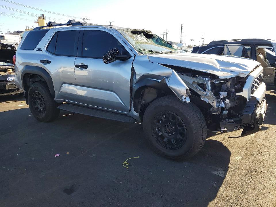2025 Toyota VIN JTEVA5BR3S5049304 COPART salvage auction — ROLLOVER, Salvage Title, sold $17,200 on 2026-07-27 (photo 4)