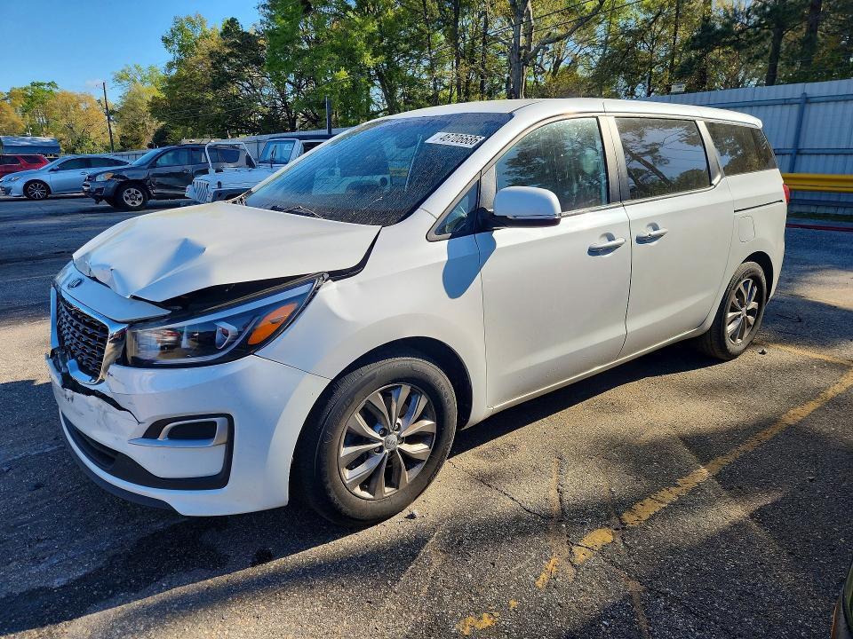 2020 Kia SEDONA VIN KNDMB5C12L6601683 COPART salvage auction — FRONT END, Salvage Title, sold $3,350 on 2026-08-03 (photo 1)