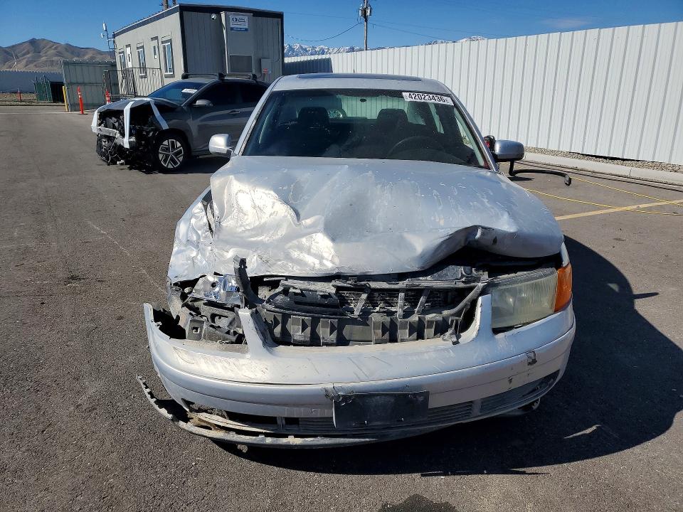 1998 Volkswagen Passat VIN WVWMA63B0WE163032 COPART salvage auction — FRONT END, Ut - Salvage Certificate, sold $150 on 2026-07-17 (photo 5)