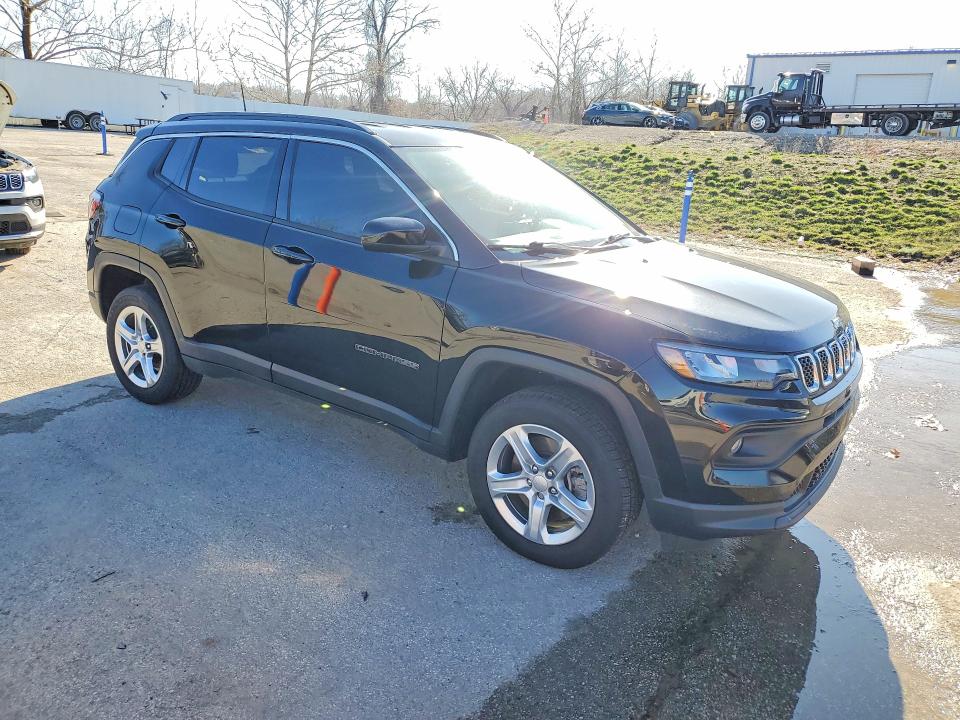 2023 Jeep Compass VIN 3C4NJDBN6PT500874 COPART salvage auction — MINOR DENT/SCRATCHES, Mo - Certificate Of Title, sold $16,400 on 2026-07-02 (photo 4)