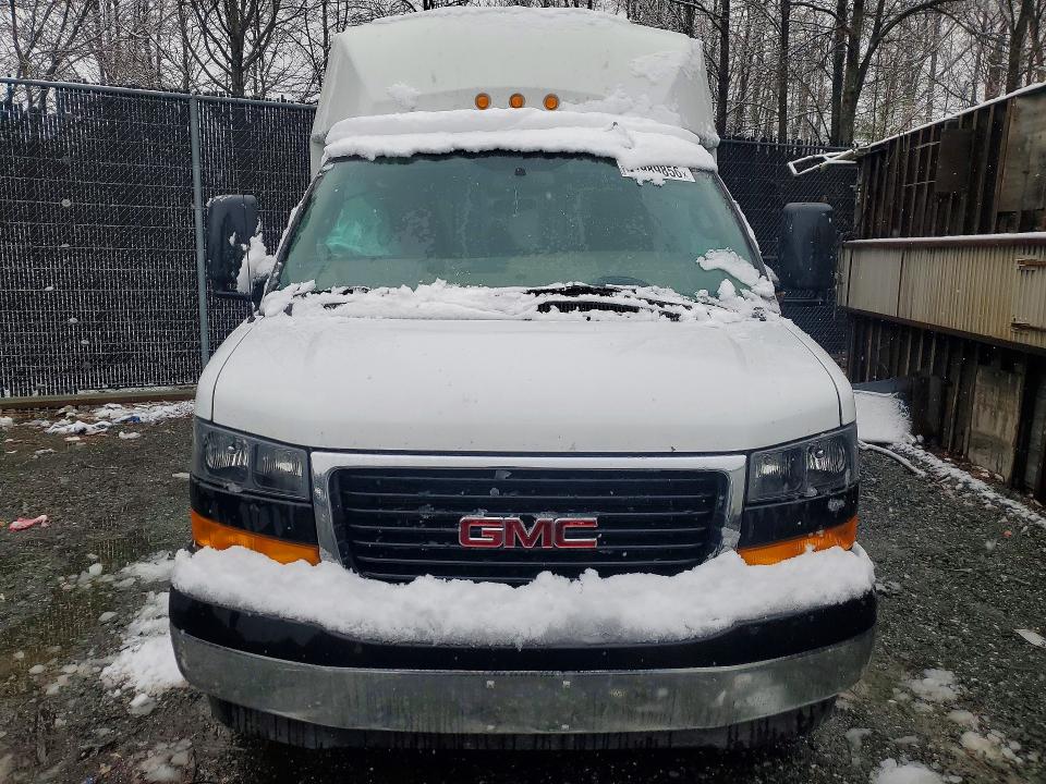 2024 Gmc Savana VIN 7GZ07RF76RN009955 COPART salvage auction — ROLLOVER, Md - Cert Of Salvage > 75% Damage, sold $8,700 on 2026-07-22 (photo 5)