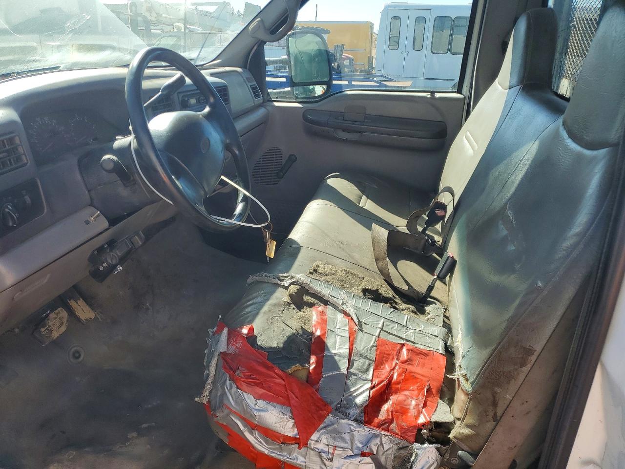 1999 Ford F-450 VIN 3FDXF46S3XMA32540 COPART salvage auction — Normal Wear, CA - DIS/DLR/EXP ONLY CLEAN TITLE, sold $525 on 2026-07-07 (photo 7)