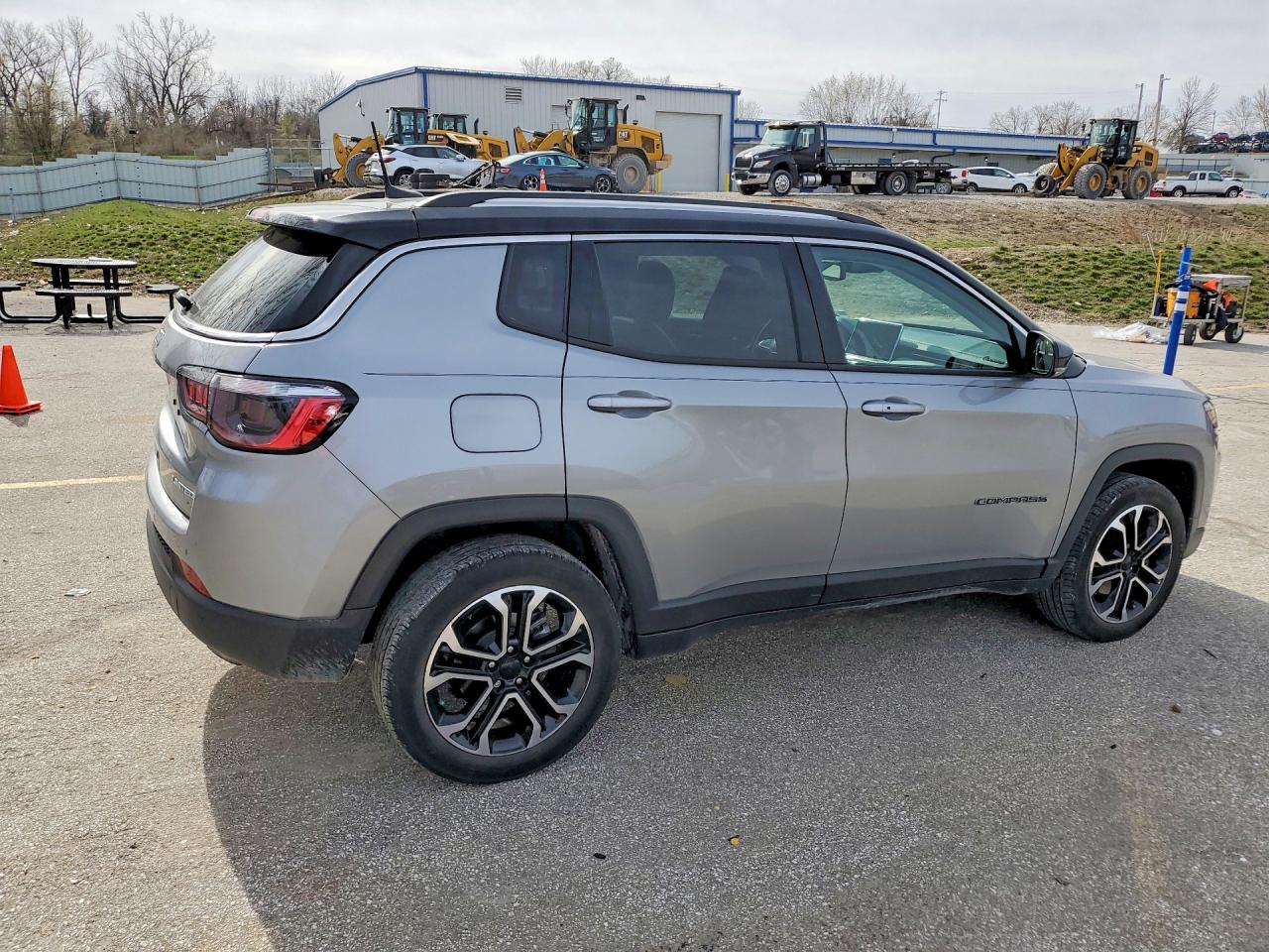 2022 Jeep Compass VIN 3C4NJDCB4NT104430 COPART salvage auction — Minor Dent/Scratches, MO - CERTIFICATE OF TITLE, sold $16,300 on 2026-07-09 (photo 3)