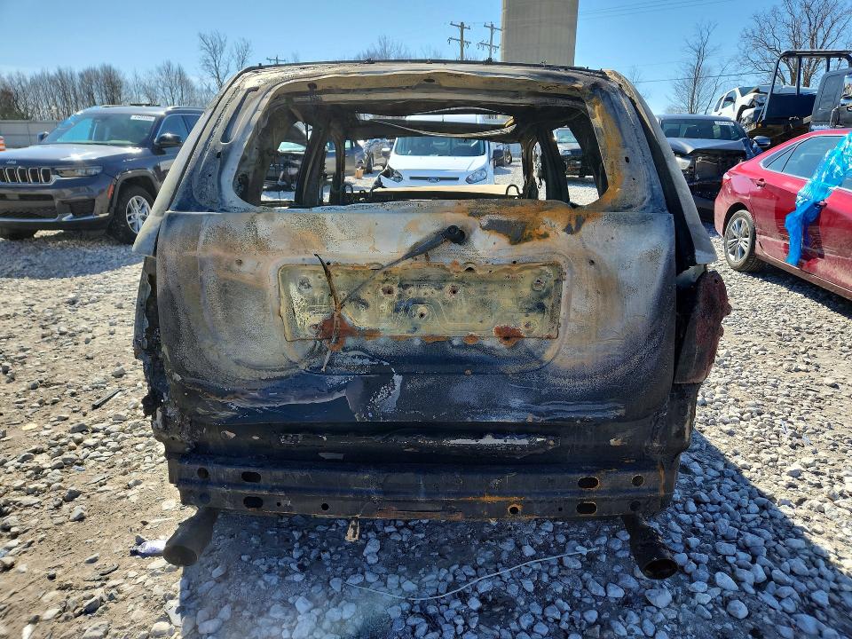 2008 Pontiac Torrent VIN 2CKDL737X86007477 COPART salvage auction — BURN, Mi - Dealer Only Clean Title, sold $175 on 2026-07-23 (photo 6)