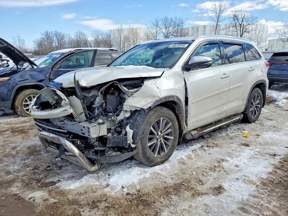 2018 Toyota Highlander VIN 5TDJZRFH3JS530134 COPART salvage auction — FRONT END, Salvage Title, sold $5,500 on 2026-07-15 (photo 1)