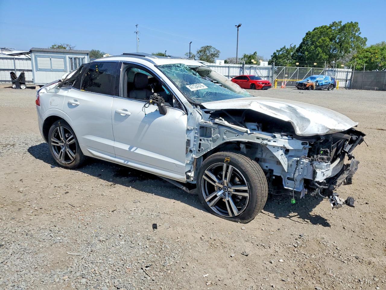 2020 Volvo XC60 VIN YV4102DK9L1411971 COPART salvage auction — Rollover, CA - SALVAGE CERTIFICATE, sold $1,350 on 2026-07-10 (photo 4)
