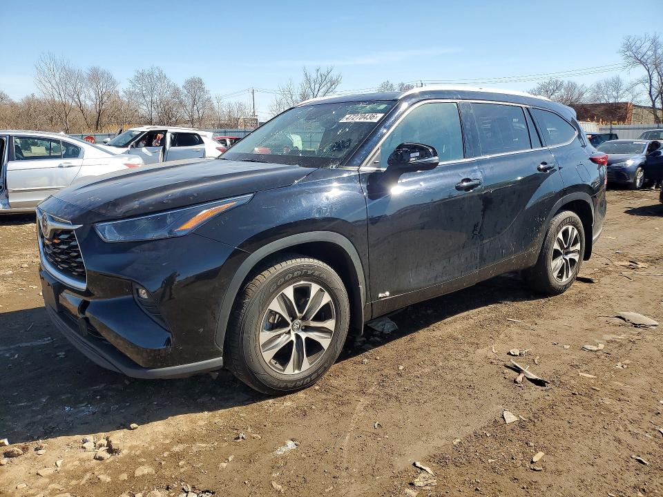 2022 Toyota Highlander VIN 5TDGBRCHXNS543620 COPART salvage auction — HAIL, Il - Salvage Certificate, sold $14,300 on 2026-07-08 (photo 1)