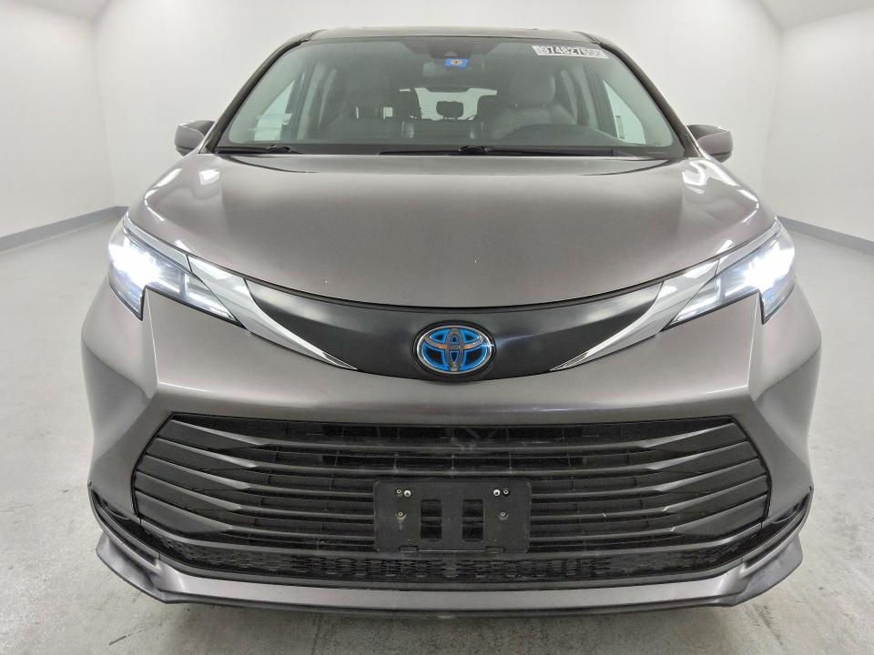 2022 Toyota Sienna VIN 5TDBRKEC9NS087737 COPART salvage auction — NORMAL WEAR, CA - CERTIFICATE OF TITLE, sold $8,300 on 2026-07-23 (photo 5)