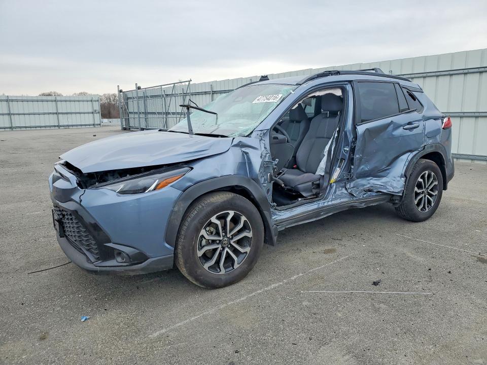 2025 Toyota VIN 7MUFBABG2SV086938 COPART salvage auction — ROLLOVER, Ma - Cert Of Title-Salvage, sold $5,400 on 2026-07-08 (photo 1)