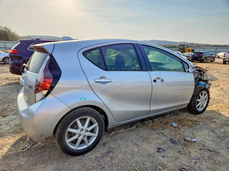 2015 Toyota Prius VIN JTDKDTB36F1089369 COPART salvage auction — FRONT END, VA, sold $200 on 2026-07-24 (photo 3)