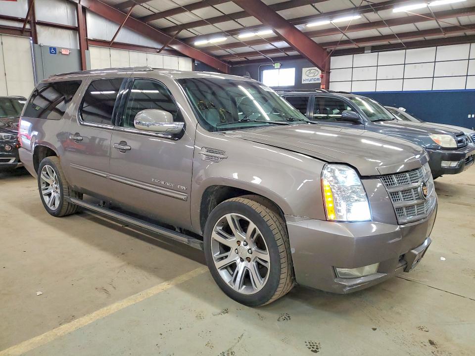 2013 Cadillac Escalade esv VIN 1GYS4JEF6DR312271 COPART salvage auction — MINOR DENT/SCRATCHES, Ma - Certificate Of Title, sold $3,500 on 2026-07-09 (photo 4)