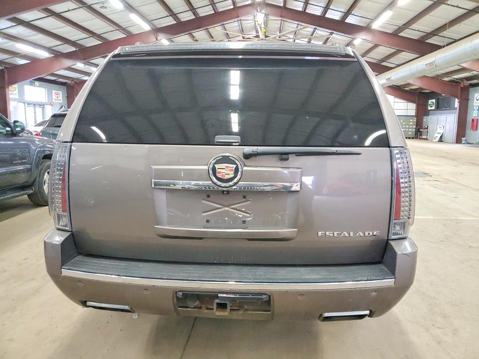 2013 Cadillac Escalade esv VIN 1GYS4JEF6DR312271 COPART salvage auction — MINOR DENT/SCRATCHES, Ma - Certificate Of Title, sold $3,500 on 2026-07-09 (photo 6)