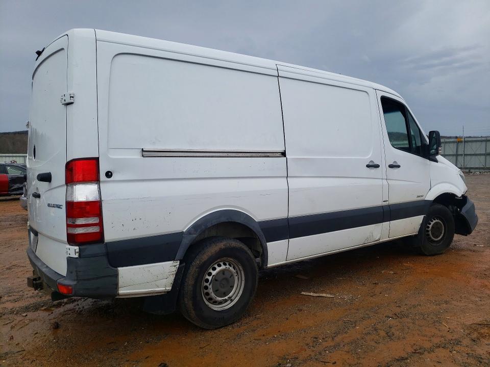 2014 VIN WD3PE7DC9E5908156 COPART salvage auction — FRONT END, Salvage Title, sold $950 on 2026-07-15 (photo 3)