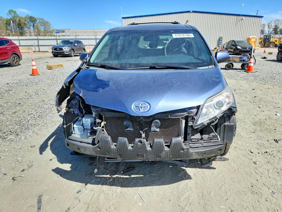 2015 Toyota Sienna VIN 5TDKK3DC8FS583559 COPART salvage auction — FRONT END, SC - CERT OF TITLE-SALVAGE, sold $3,300 on 2026-07-08 (photo 5)
