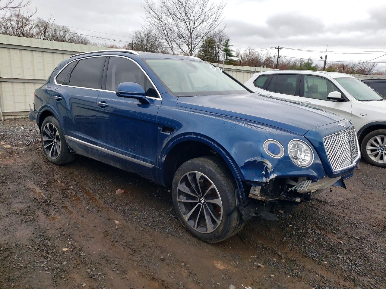 2017 Bentley Bentayga VIN SJAAC2ZVXHC014876 COPART salvage auction — Front End, NJ - CERT OF TITLE-SALVAGE (P), sold $17,700 on 2026-04-03 (photo 4)