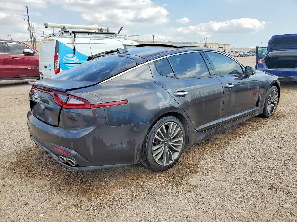 2019 Kia Stinger VIN KNAE15LA0K6063682 COPART salvage auction — SIDE, Tx - Salvage Vehicle Title, sold $2,300 on 2026-07-06 (photo 3)