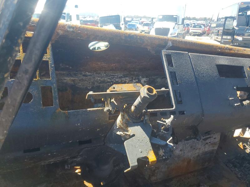 2004 Freigliner VIN 1FVABSAL84HM44032 COPART salvage auction — BURN, TN - SALVAGE CERTIFICATE, sold $200 on 2026-07-29 (photo 8)