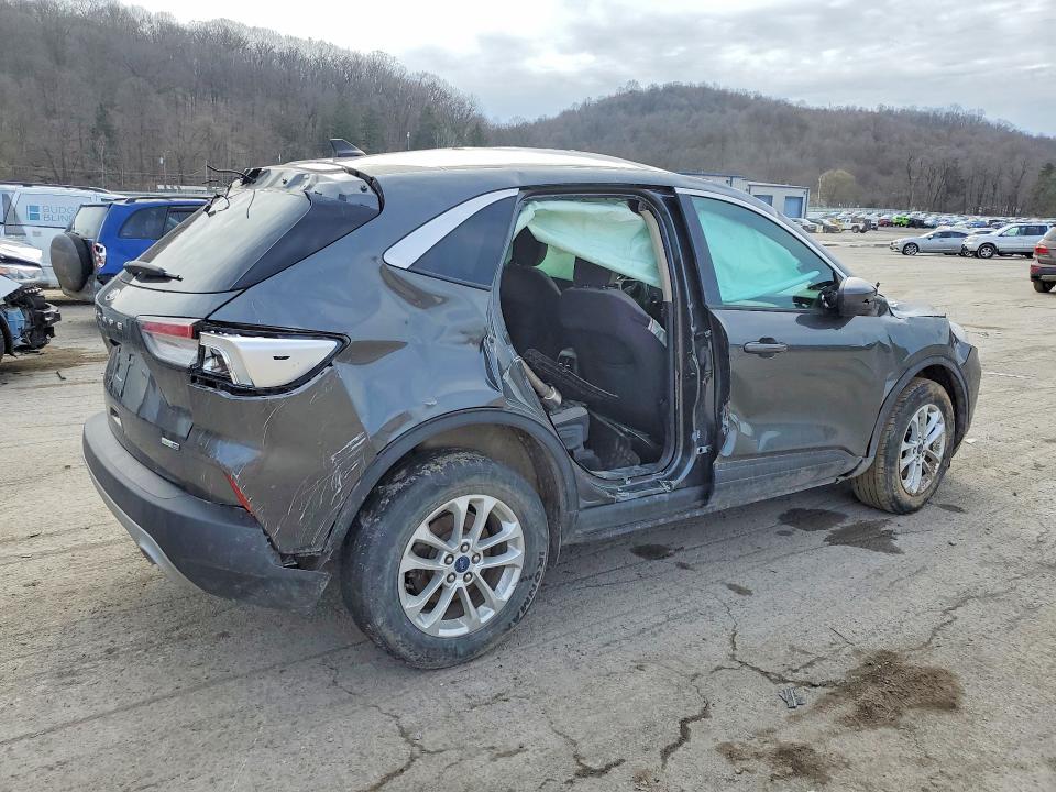 2020 Ford Escape VIN 1FMCU9G65LUC42324 COPART salvage auction — ROLLOVER, OH - CERT OF TITLE-SALVAGE, sold $1,850 on 2026-07-02 (photo 3)
