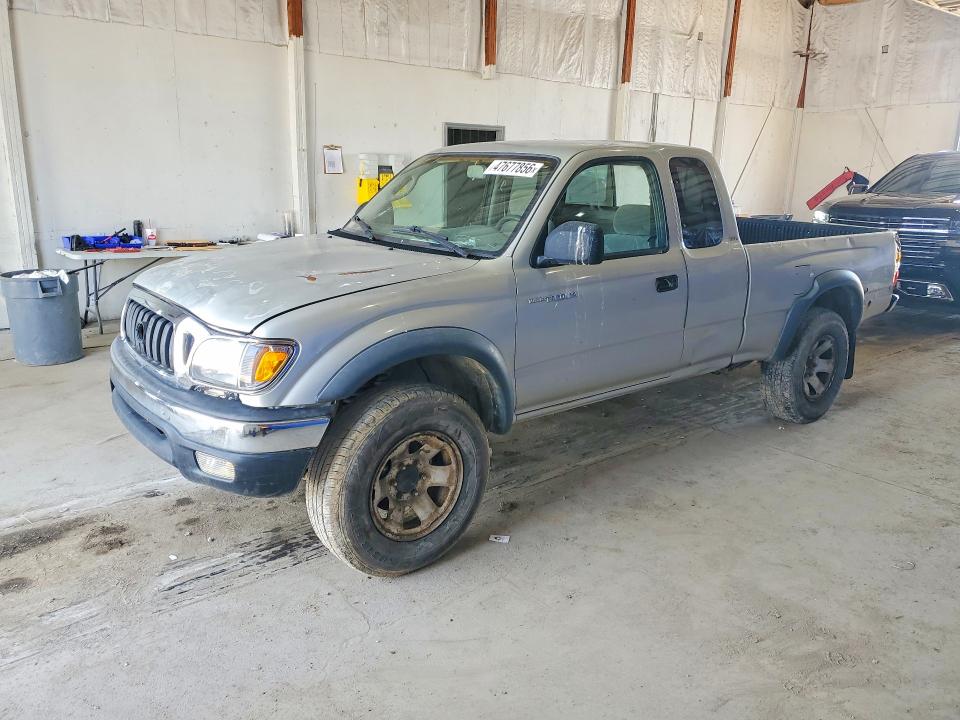 2004 Toyota Tacoma VIN 5TEWN72N74Z374155 COPART salvage auction — SIDE, Ky - Certificate Of Title, sold $1,950 on 2026-07-17 (photo 1)