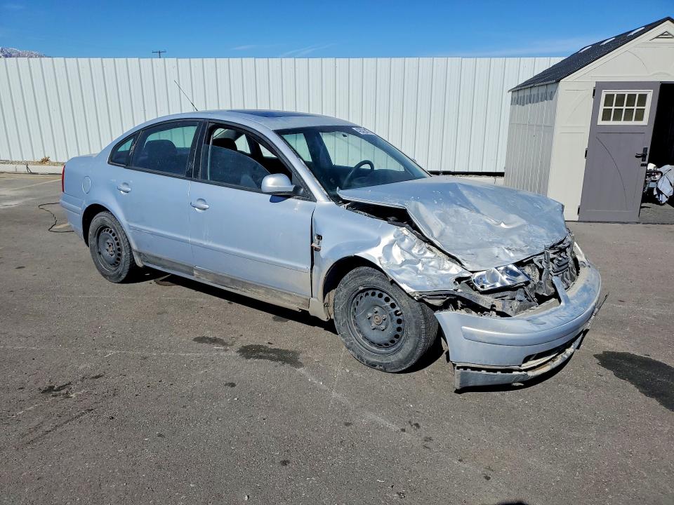 1998 Volkswagen Passat VIN WVWMA63B0WE163032 COPART salvage auction — FRONT END, Ut - Salvage Certificate, sold $150 on 2026-07-17 (photo 4)
