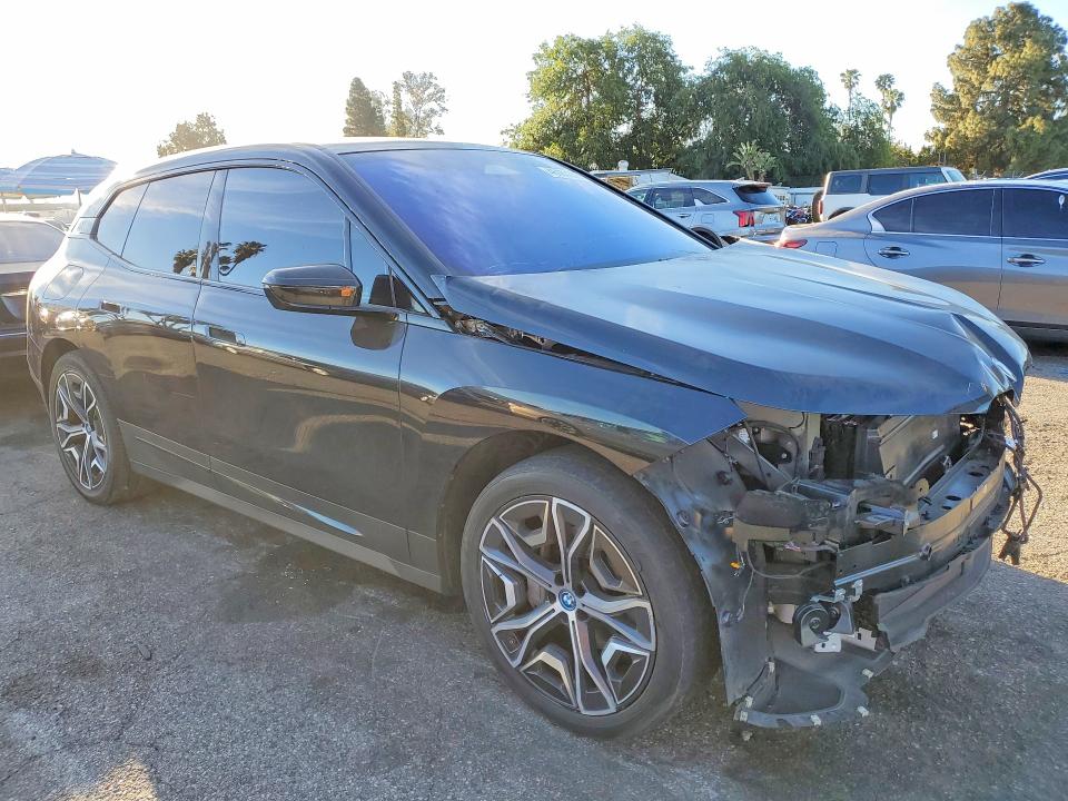 2024 BMW Ix VIN WB523CF01RCN95800 COPART salvage auction — FRONT END, Ca - Salvage Certificate, sold $20,600 on 2026-07-17 (photo 4)