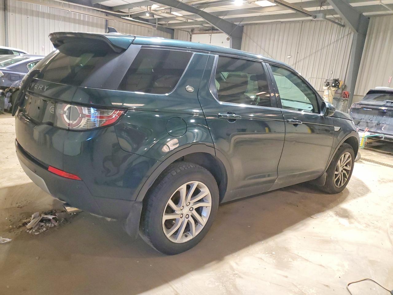 2016 Land Rover Discovery Sport VIN SALCR2BG2GH552886 COPART salvage auction — Minor Dent/Scratches, PA - CERT OF TITLE, sold $2,000 on 2026-04-08 (photo 3)