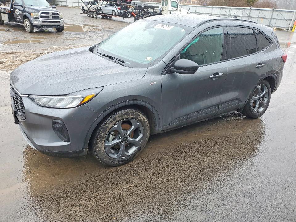 2025 Ford Escape VIN 1FMCU0MN3SUA41463 COPART salvage auction — UNDERCARRIAGE, VA - CERT OF TITLE - SALVAGE, sold $6,500 on 2026-07-30 (photo 1)