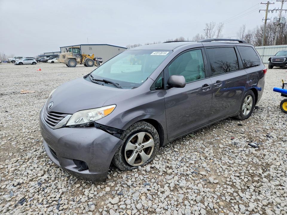 2015 Toyota Sienna VIN 5TDKK3DC1FS635761 COPART salvage auction — FRONT END, Mi - Certificate Of Title, sold $5,200 on 2026-07-02 (photo 1)