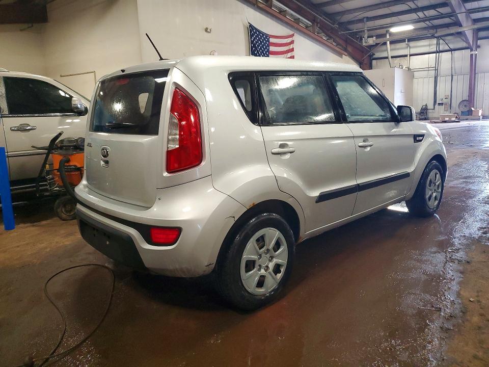 2013 Kia Soul VIN KNDJT2A50D7758094 COPART salvage auction — REAR END, Tx - Salvage Vehicle Title, sold $325 on 2026-07-31 (photo 3)