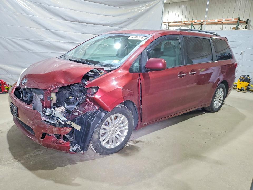 2016 Toyota Sienna VIN 5TDYK3DC3GS749109 COPART salvage auction — FRONT END, Co - Bill Of Sale-Parts Only, sold $400 on 2026-07-30 (photo 1)