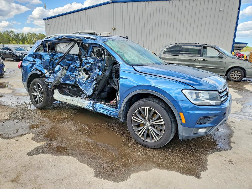 2019 Volkswagen Tiguan VIN 3VV3B7AX0KM102427 COPART salvage auction — SIDE, Sc - Non-Reb & Rem Salvage Title, sold $975 on 2026-08-19 (photo 4)