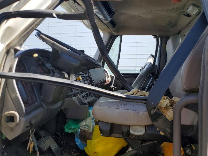 2023 Freightliner M2 106 VIN 3ALACWFB9PDNS9220 COPART salvage auction — ROLLOVER, CA - SALVAGE CERTIFICATE, sold $1,250 on 2026-07-09 (photo 5)
