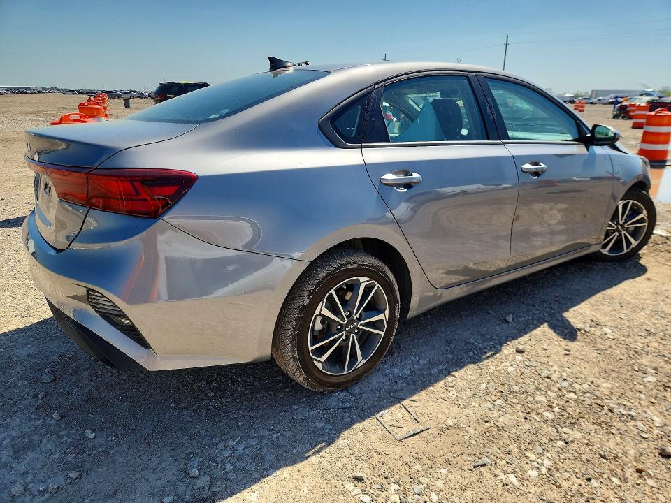 2024 Kia VIN 3KPF24AD1RE794864 COPART salvage auction — FRONT END, Tx - Certificate Of Title, sold $2,300 on 2026-07-20 (photo 3)