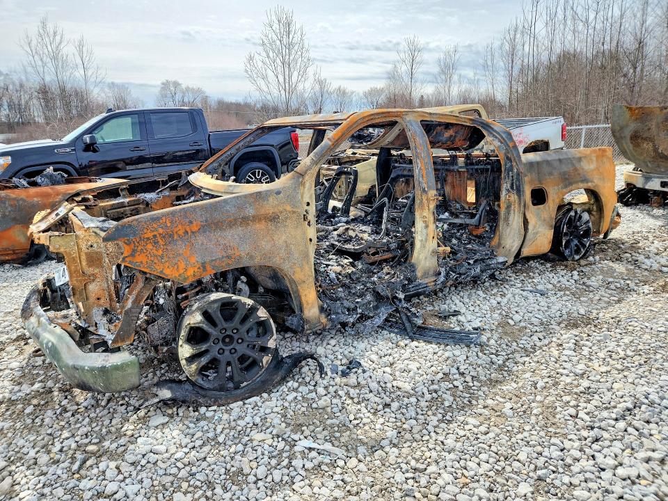 2026 Chevrolet Silverado VIN 1GCUKGEL1TZ197171 COPART salvage auction — BURN, MI - SCRAP CERTIFICATE OF TITLE, sold $200 on 2026-07-02 (photo 1)