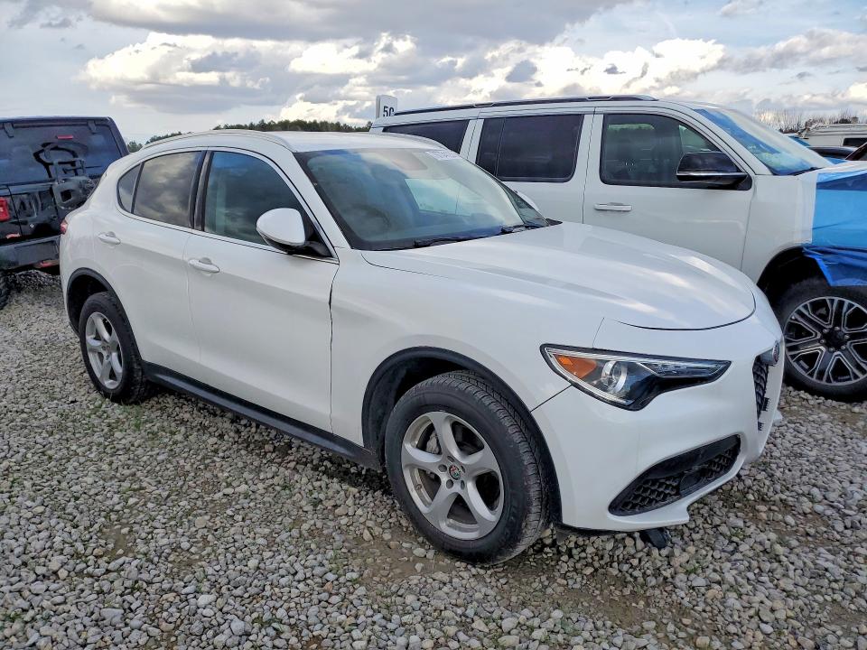 2019 Alfa romeo Stelvio VIN ZASPAJAN3K7C71311 COPART salvage auction — NORMAL WEAR, Nj - Certificate Of Title, sold $2,550 on 2026-07-07 (photo 4)