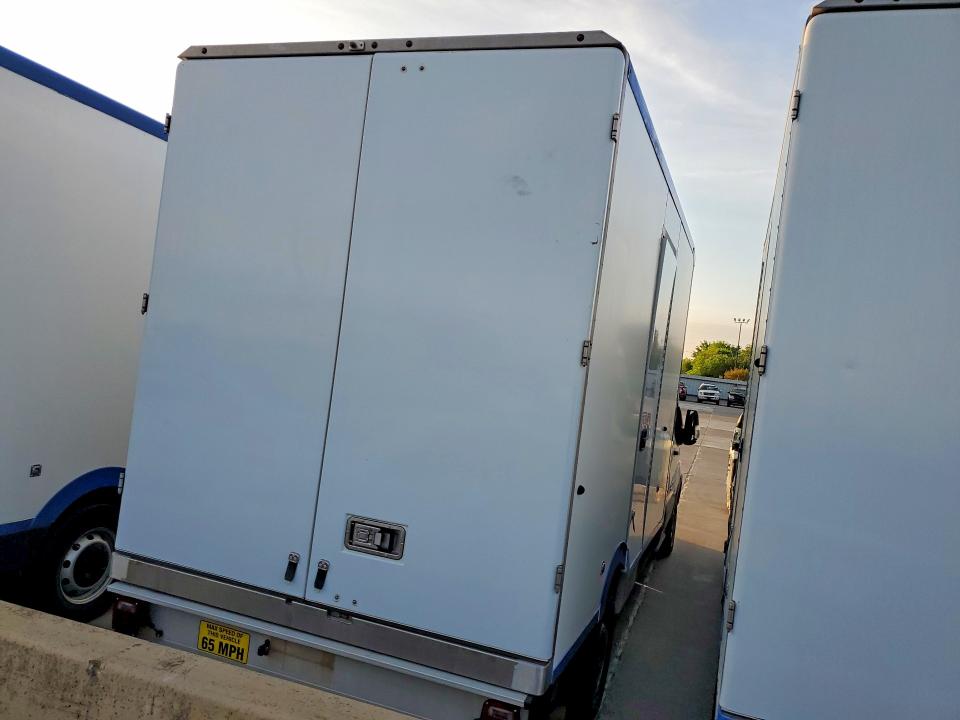 2023 Ford Transit VIN 1FDBW5ZG0PKA24183 COPART salvage auction — MINOR DENT/SCRATCHES, Tx - Certificate Of Title, sold $16,000 on 2026-07-30 (photo 3)