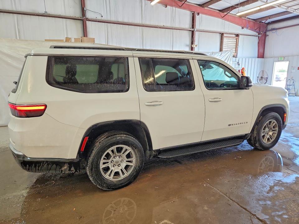 2023 Jeep Grand wagoneer VIN 1C4SJUAP7PS584677 COPART salvage auction — MINOR DENT/SCRATCHES, Tx - Certificate Of Title, sold $30,250 on 2026-07-28 (photo 3)