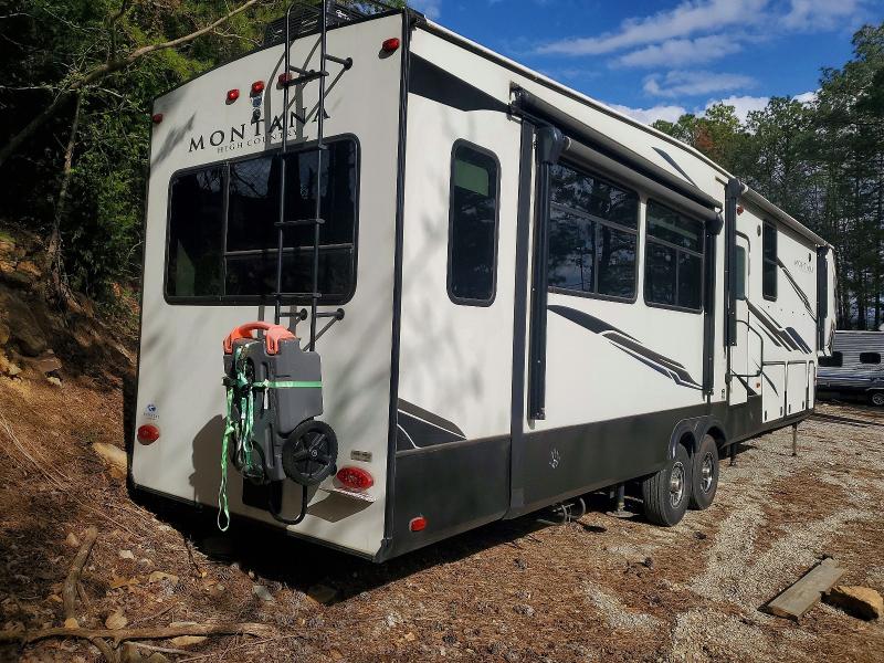 2021 Keystone Montana VIN 4YDF38529MA744641 COPART salvage auction — WATER/FLOOD, NC - SALVAGE CERT-WATER/FLOOD DAMAG, sold $6,800 on 2026-07-30 (photo 4)
