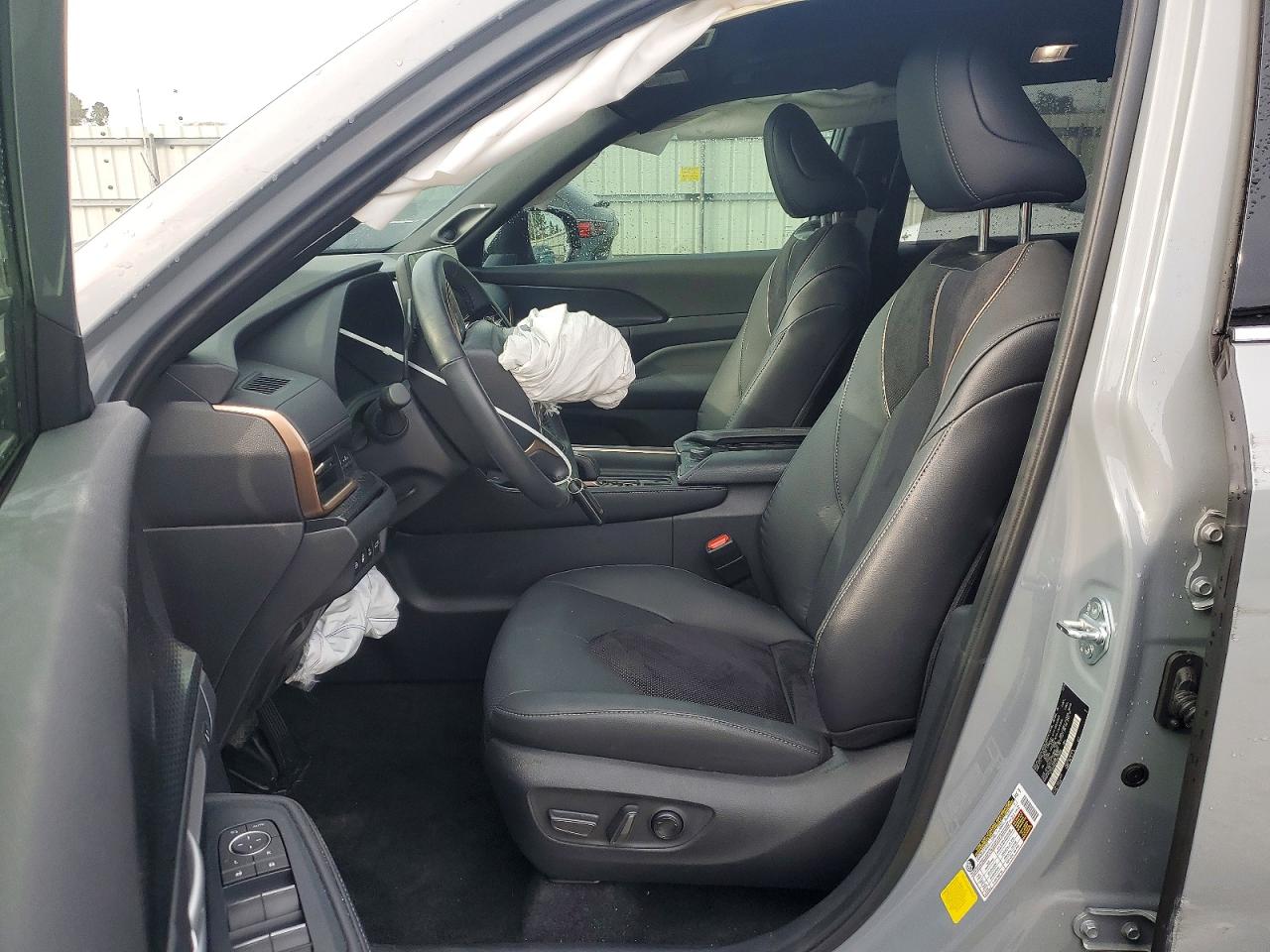 2025 Toyota Highlander VIN 5TDADAB50SS011068 COPART salvage auction — Front End, AL - CERT OF TITLE-SALVAGE TITLE, sold $18,300 on 2026-07-09 (photo 7)