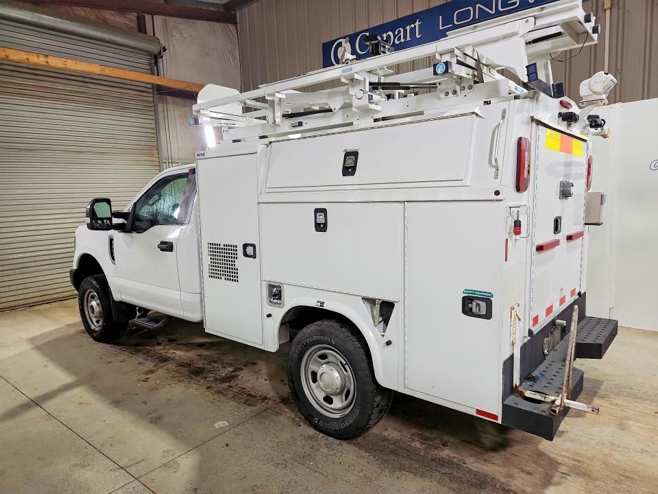 2019 Ford F-350 super duty VIN 1FDRF3B63KED87671 COPART salvage auction — FRONT END, Tx - Certificate Of Title, sold $12,300 on 2026-07-21 (photo 2)