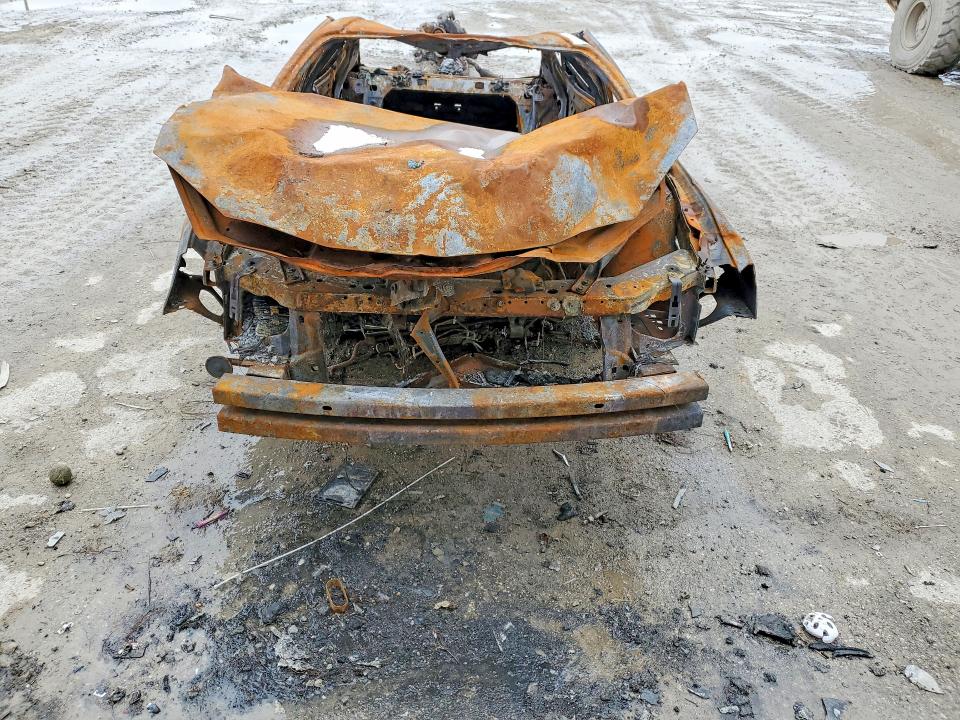 2006 Pontiac Grand prix VIN 2G2WP552961154558 COPART salvage auction — BURN, In - Bill Of Sale - Parts Only, sold $125 on 2026-07-24 (photo 5)